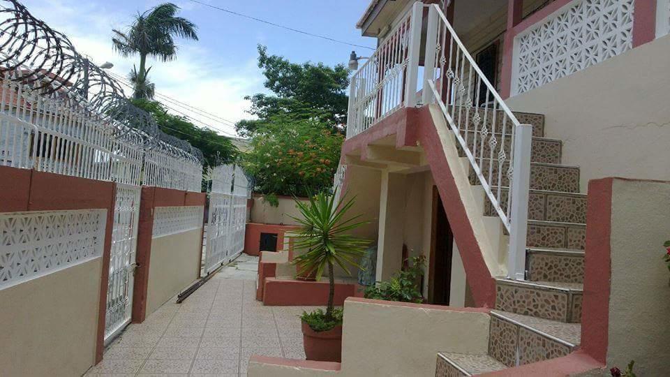 Sea Breeze Guest House Belize City Exterior photo